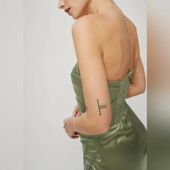 NWT Reformation Barrow Silk Dress in Artichoke Green Maxi Strapless - Picture 4 of 11